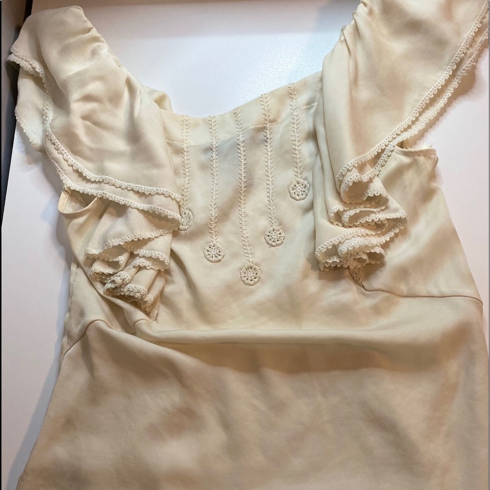 women’s shirt